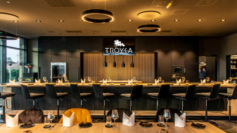 Restaurant TROYKA