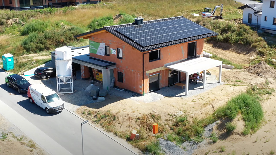 Batterie pour panneau solaire et gestion intelligente de l'énergie - FRFR  Loxone