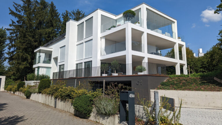 Apartment building in Greifensee