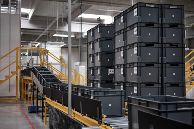 Automated warehouse
