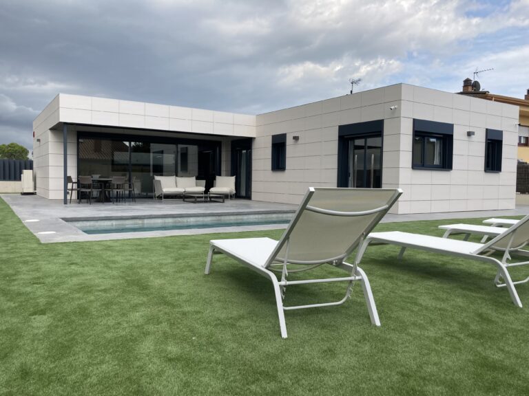 Modular house in Banyoles