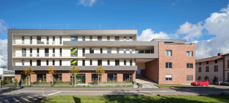 Business & Beach Campus