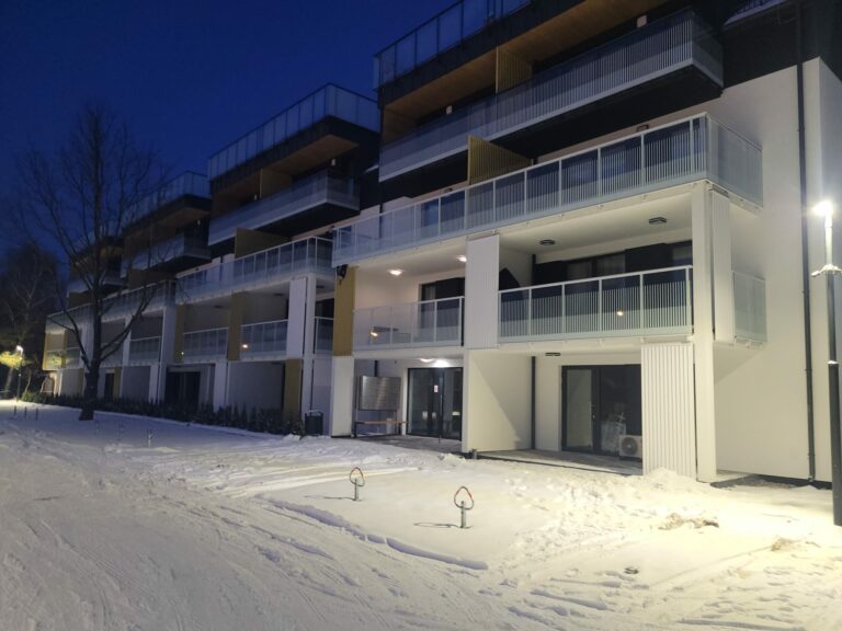 Hybrid heating in buildings