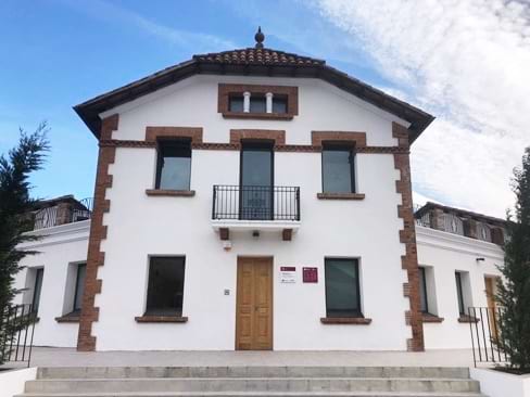 Escoles Velles Library