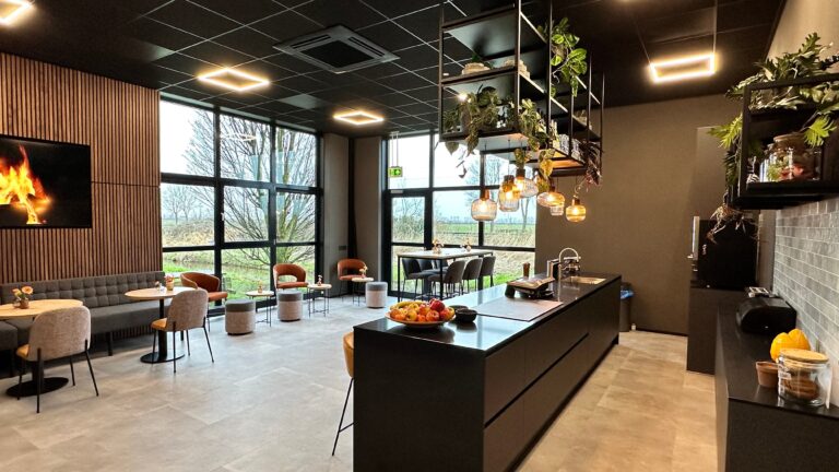 From Canteen to Bistro