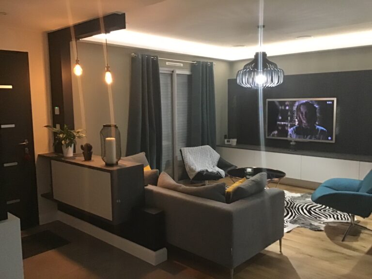TV ROOM