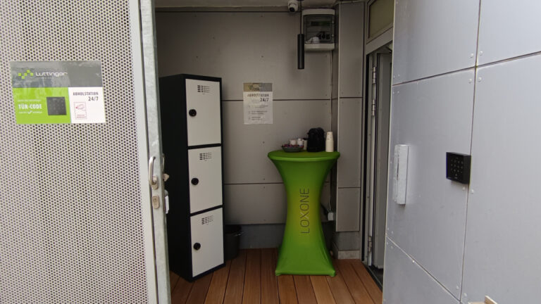 Pick-up station 24/7 online shop