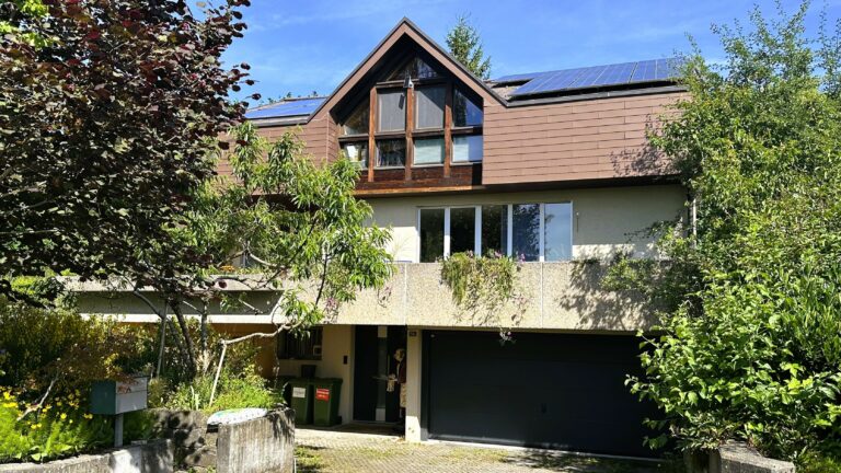 Smart single-family house built in 1980