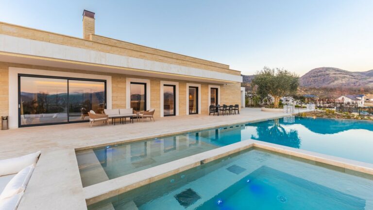 JERINA MANSION