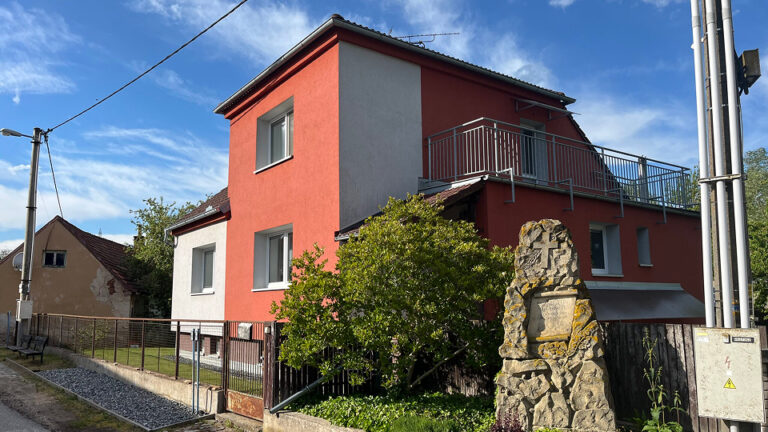Family house Ripov