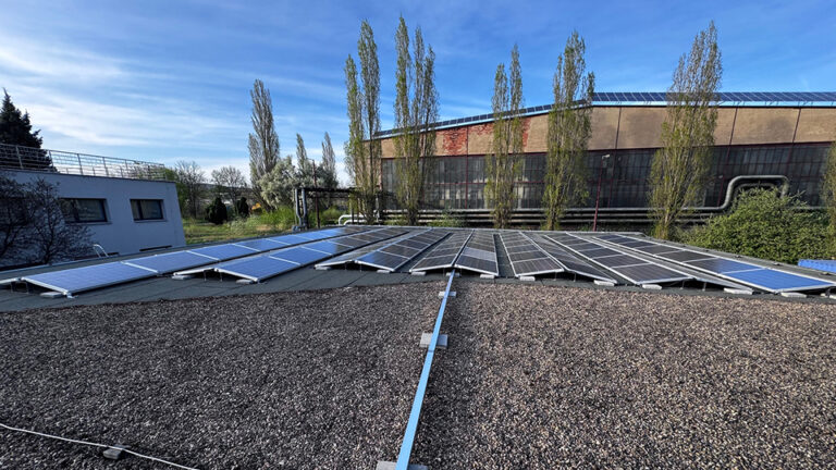 Exchange station with renewable energy