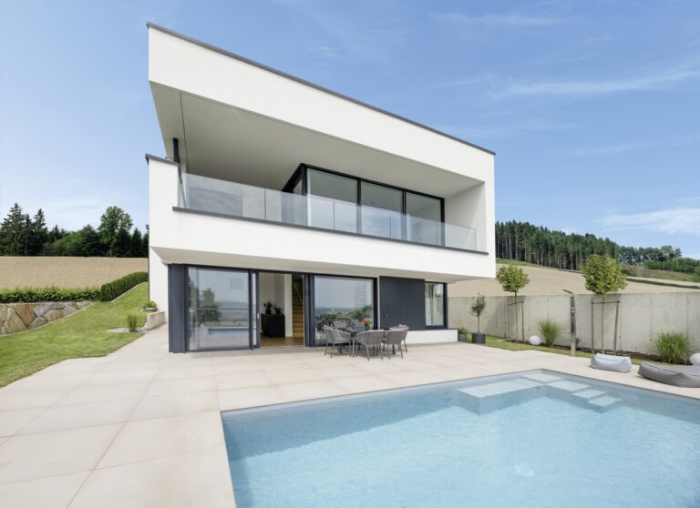 House W.