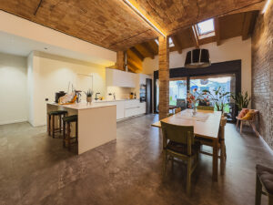 RENOVATION OF A CENTENARY HOUSING