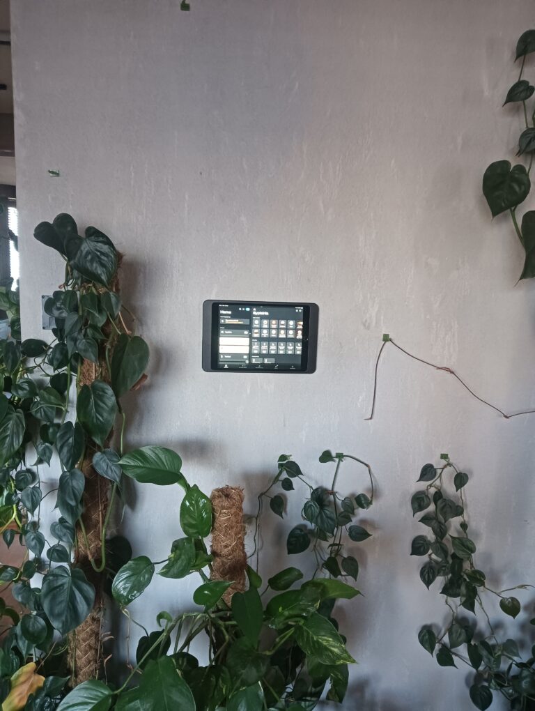 LOXONE/KNX/HUE apartment