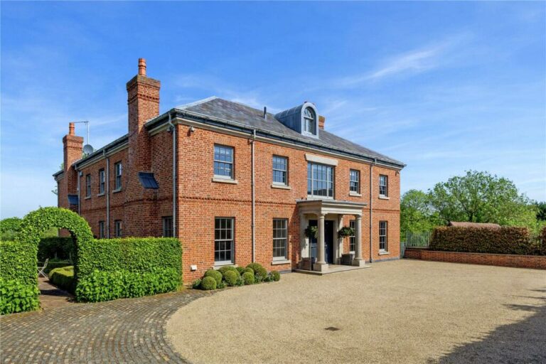 Country Estate Living with Intelligent Automation