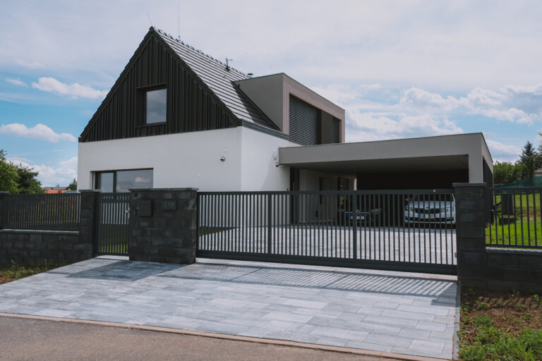 Family house Cerhenice