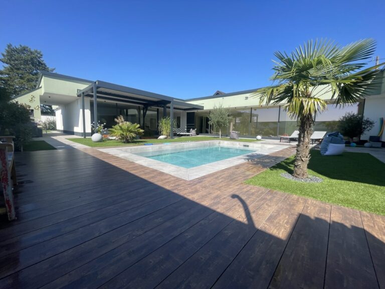 Deluxe bungalow